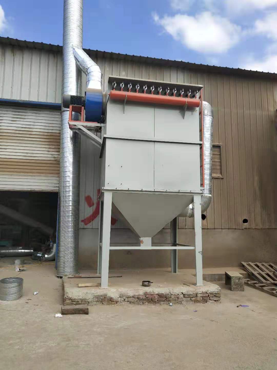 礦山(shan)除塵器(qi)詳細内(nei)容介紹(shao)